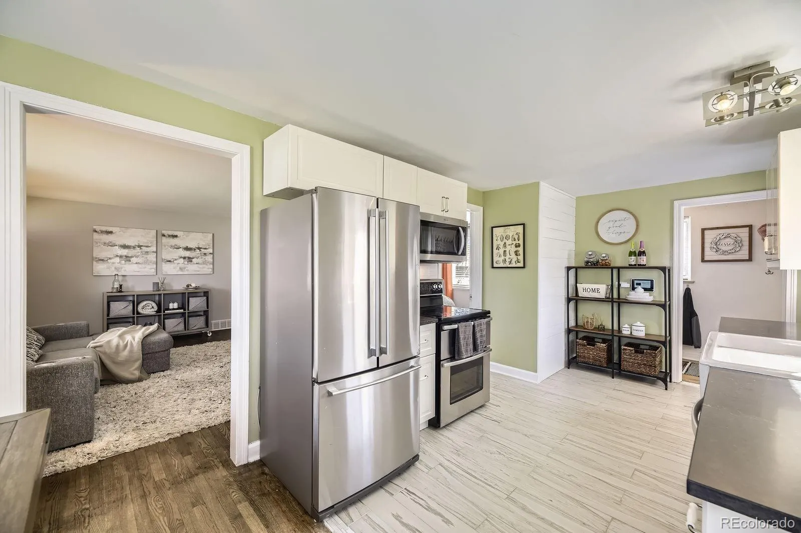 Denver, Colorado 80219, United States, 3 Bedrooms Bedrooms, ,1 BathroomBathrooms,Residential,Pending,114684