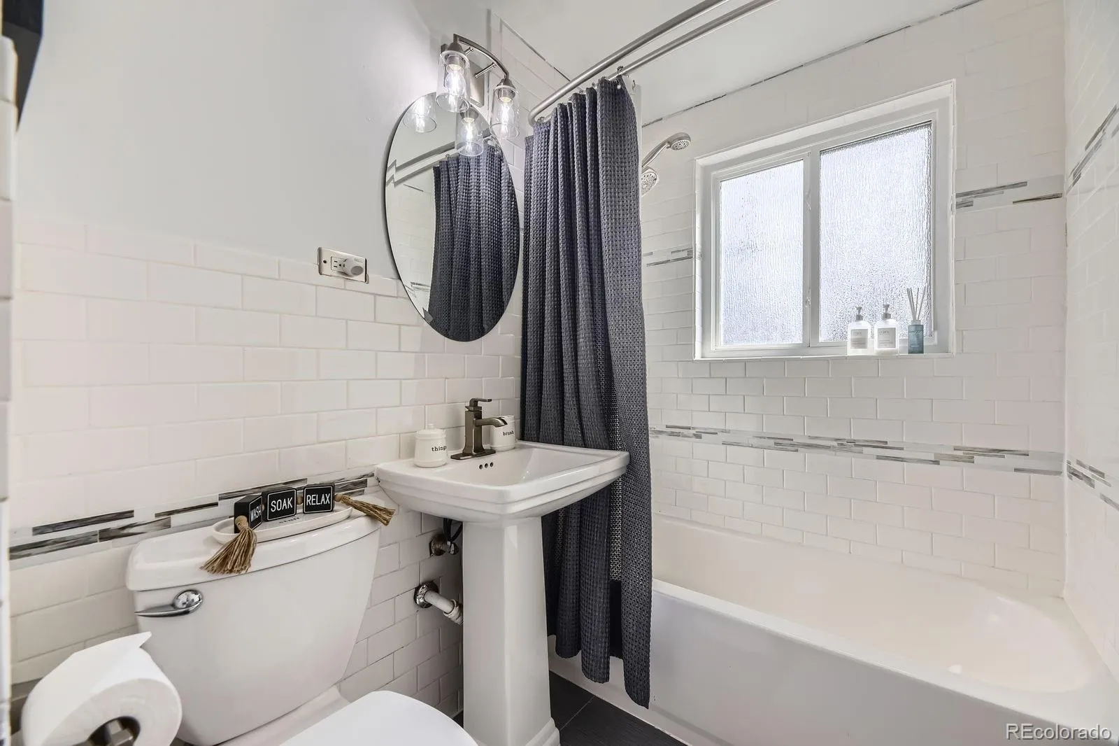 Denver, Colorado 80219, United States, 3 Bedrooms Bedrooms, ,1 BathroomBathrooms,Residential,Pending,114684