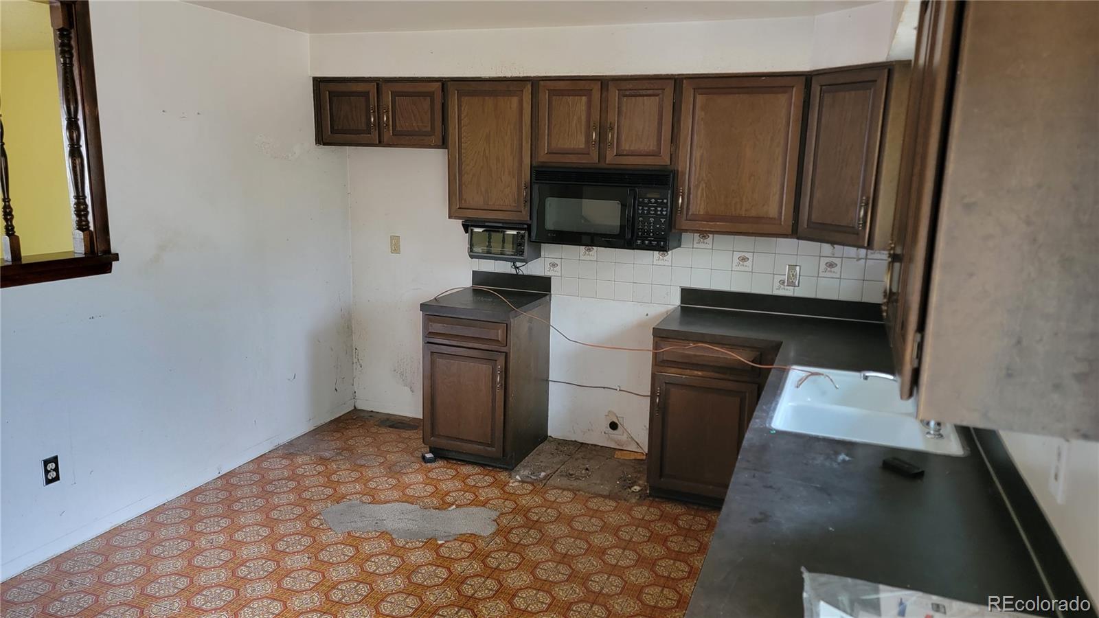 8443 Gray Court