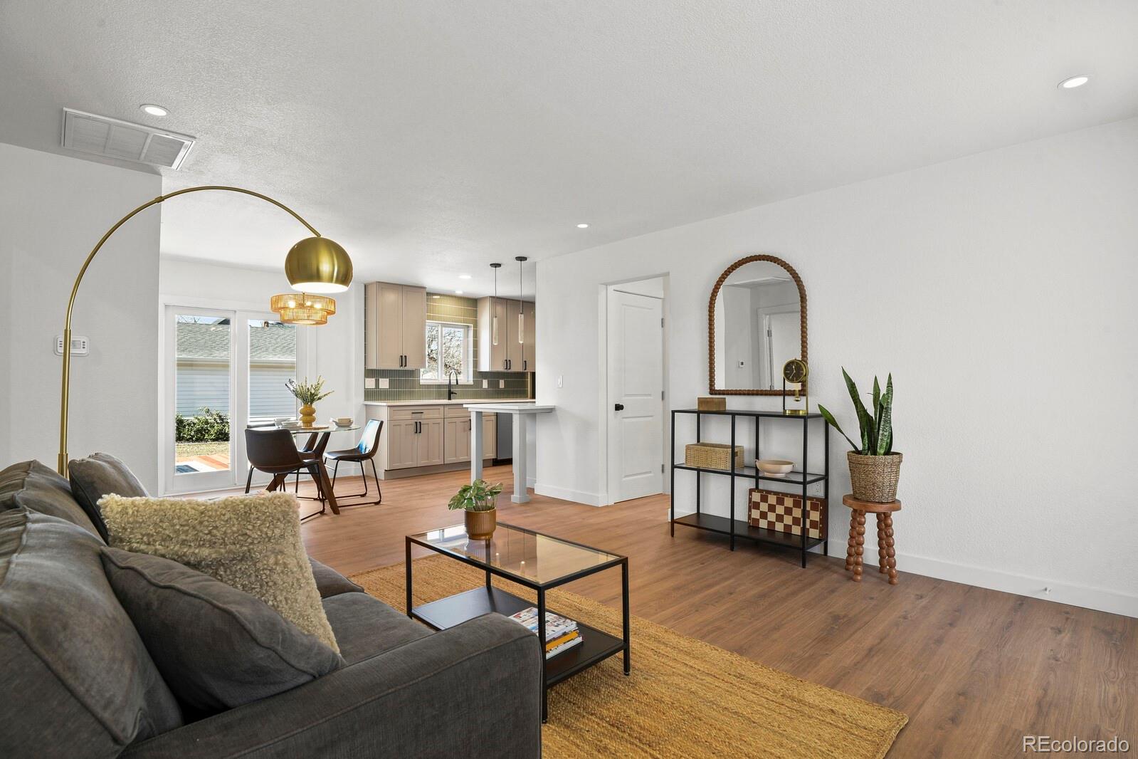 1135 S Harrison Street