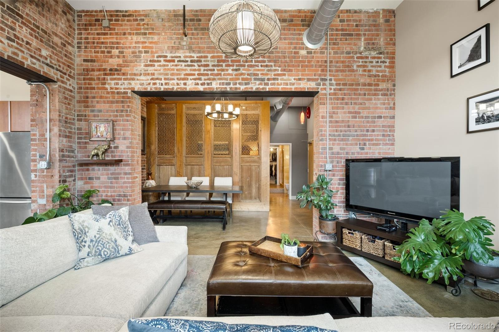 2500 Walnut Street 201