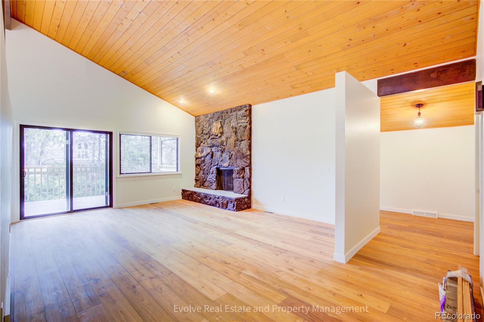 5505 S Emporia Circle