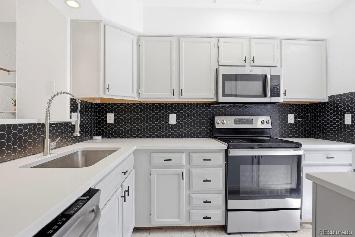 8290 S Fillmore Circle