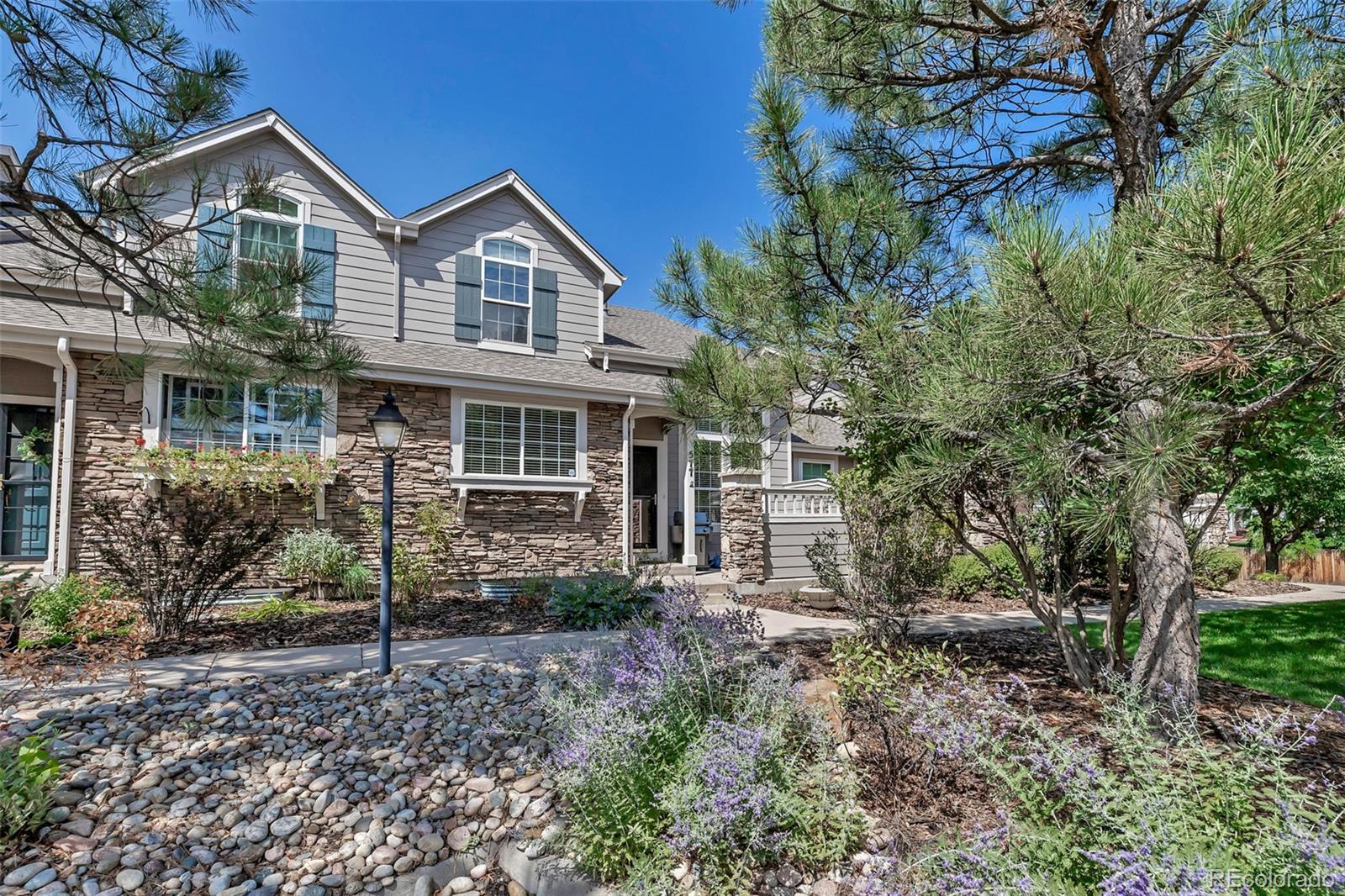 577 Clarendon Loop