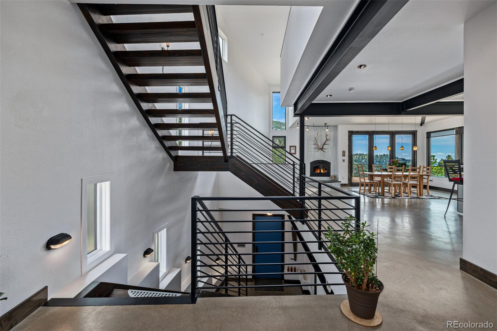 5896 Peregrine Trail