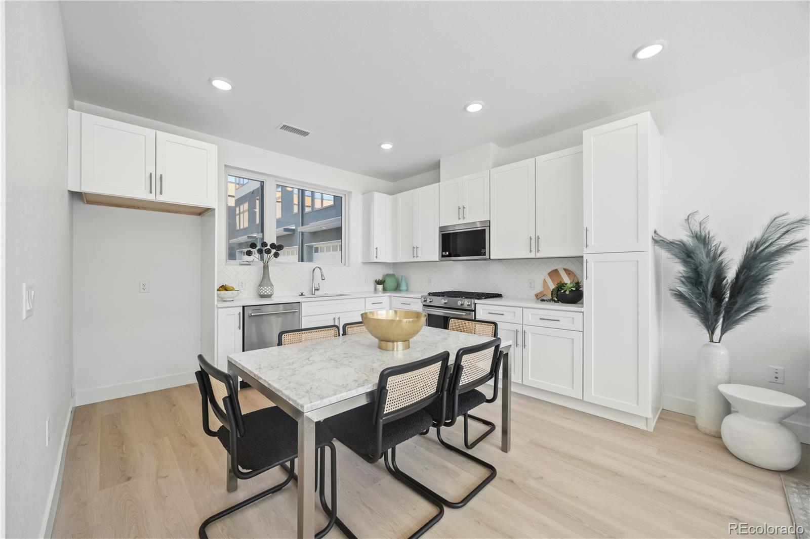 4545 W 118th Place