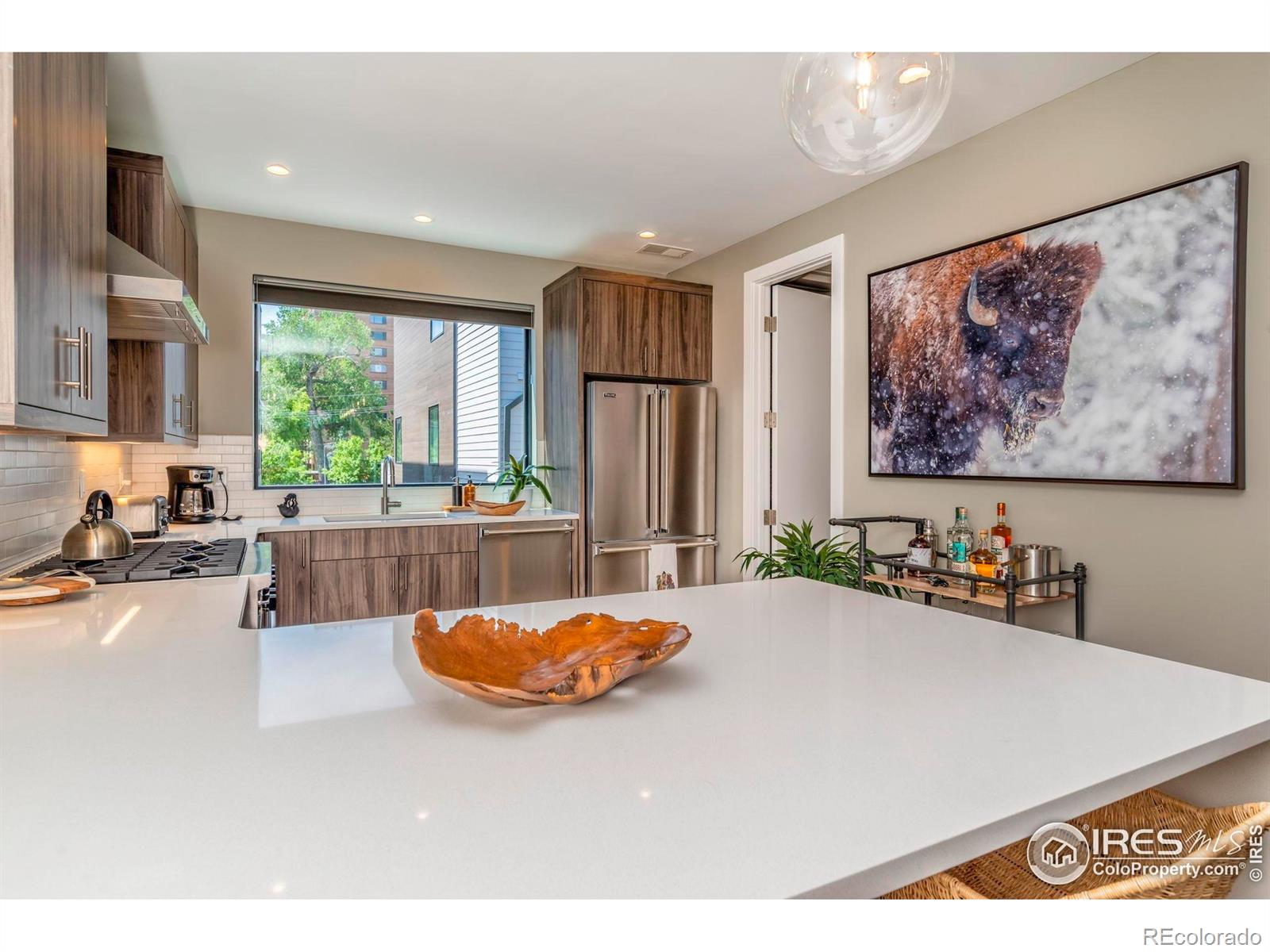 2465 Walnut Street 7