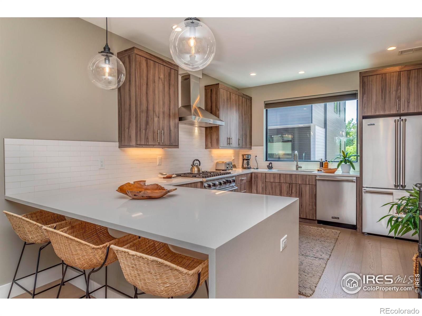 2465 Walnut Street 7