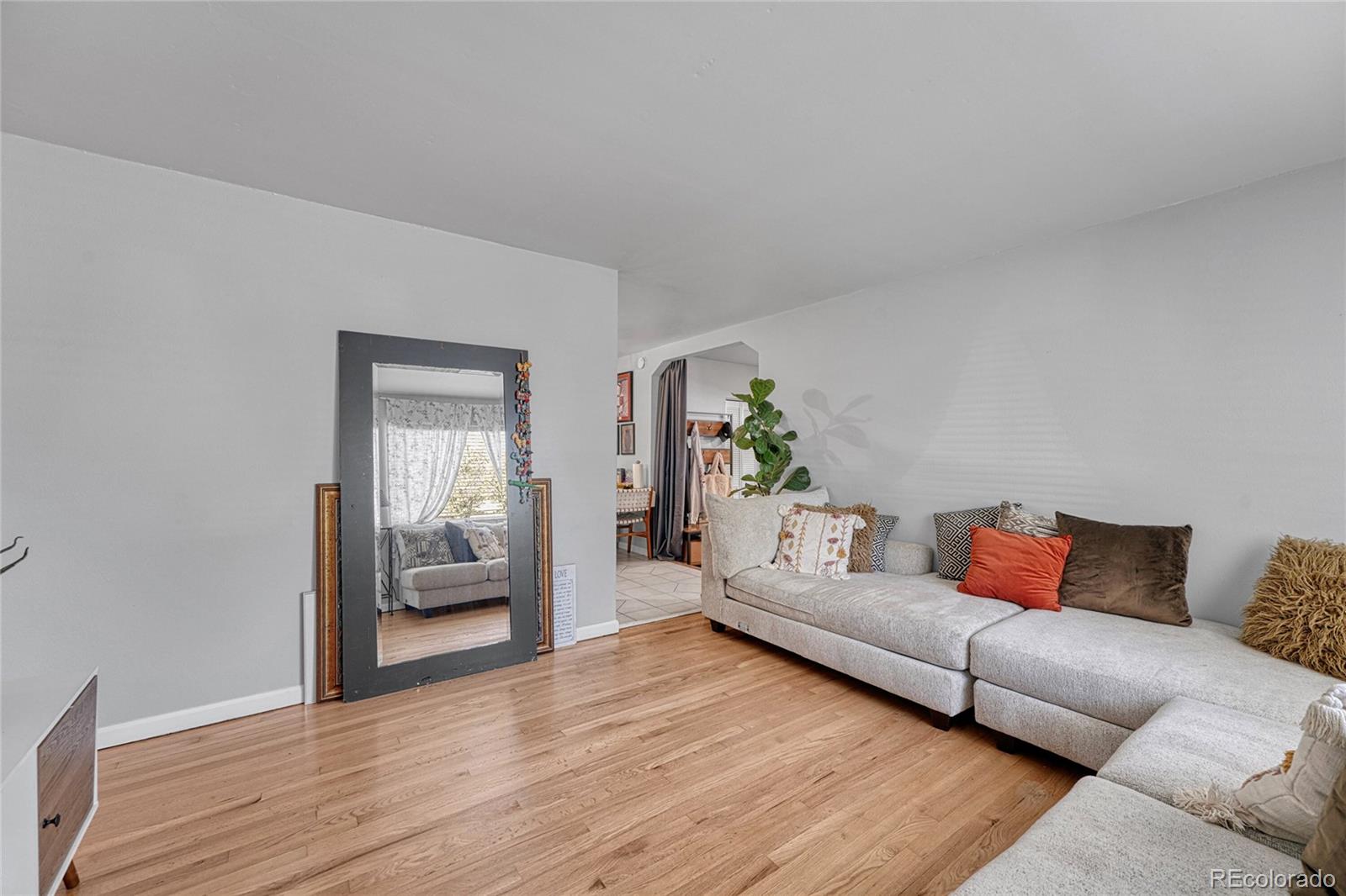 841 S Oakland Street, Aurora, CO, 80012 4 841 S Oakland Street