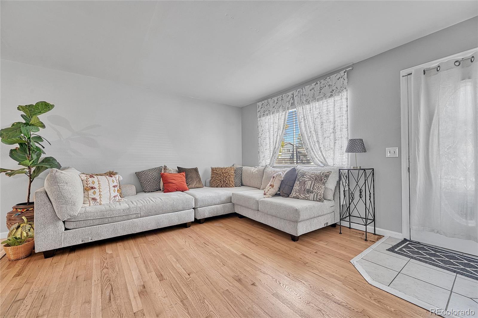 841 S Oakland Street, Aurora, CO, 80012 3 841 S Oakland Street