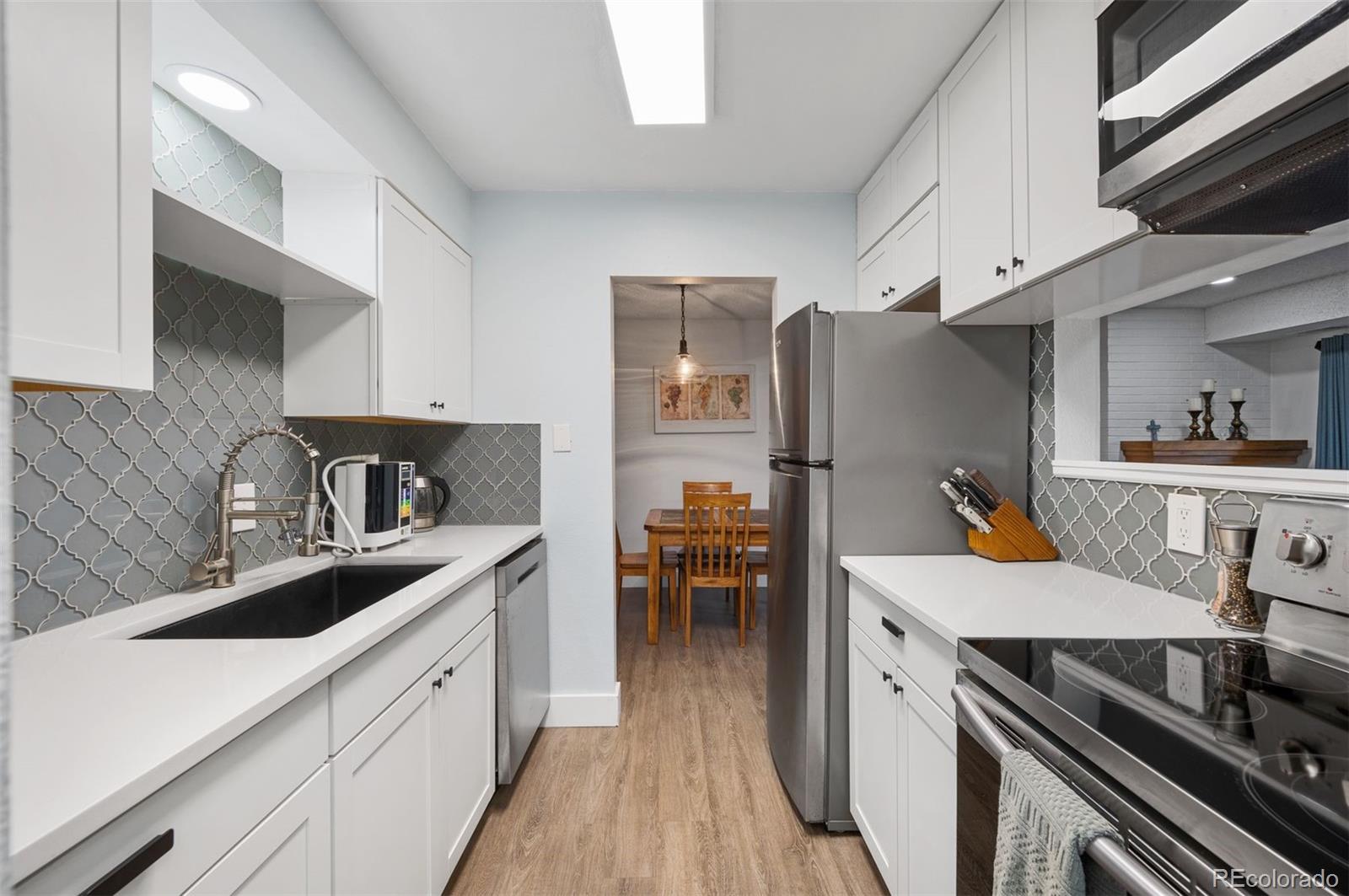 7995 E Mississippi Avenue J10