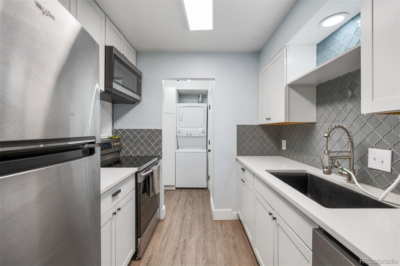 7995 E Mississippi Avenue J10