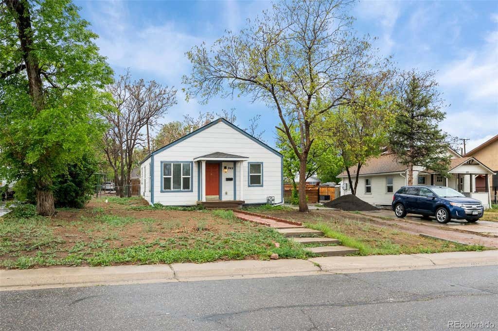 Photo of 949 S Perry Street, Denver, CO 80219 (MLS # 3879656)