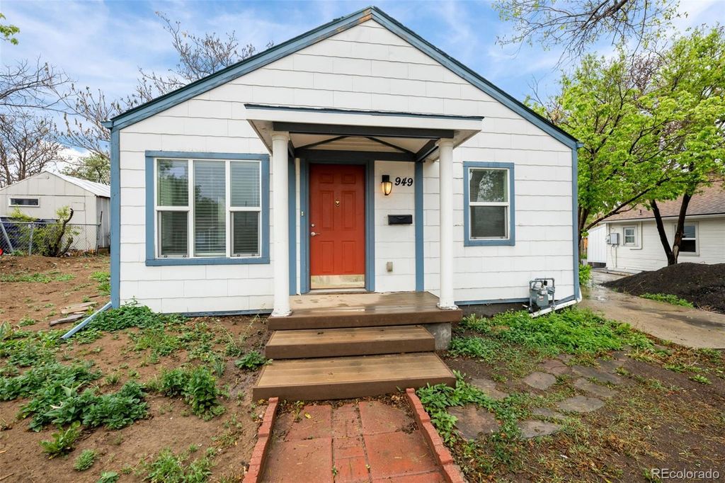 Photo of 949 S Perry Street, Denver, CO 80219 (MLS # 3879656)