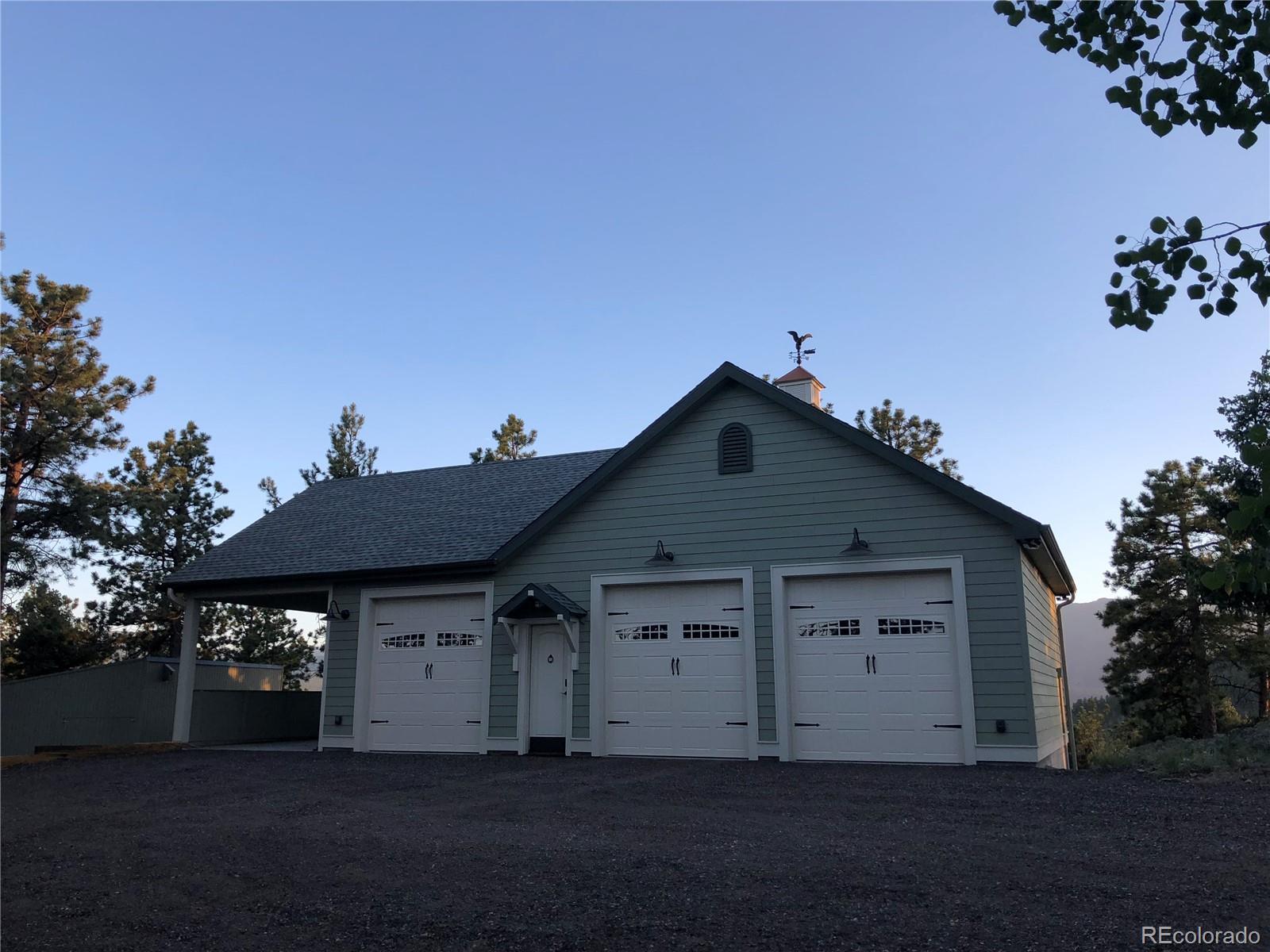 220 Ravenswood Court