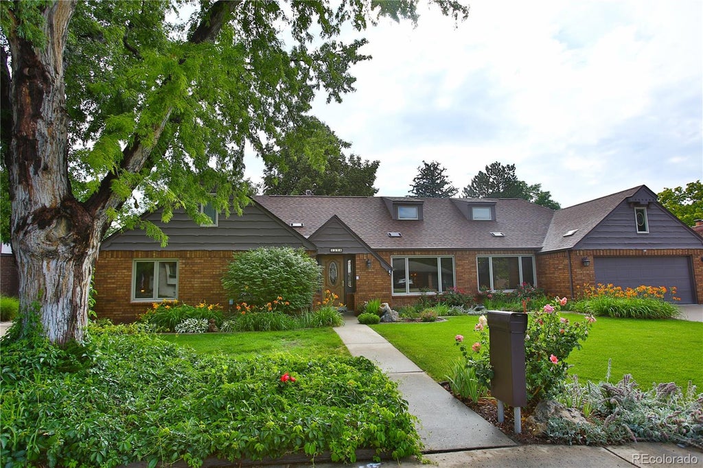 Photo of 1370 Bellaire Street, Broomfield, CO 80020 (MLS # 4275835)