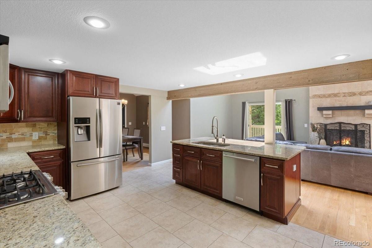 7085 Kiowa Road, Larkspur, CO, 80118 3 7085 Kiowa Road
