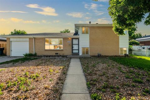 Photo of 3055 Carson Street, Aurora, CO 80011 (MLS # 5844071)