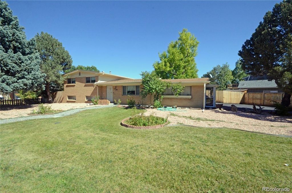 Photo of 580 S Parfet Street, Lakewood, CO 80226 (MLS # 5394076)