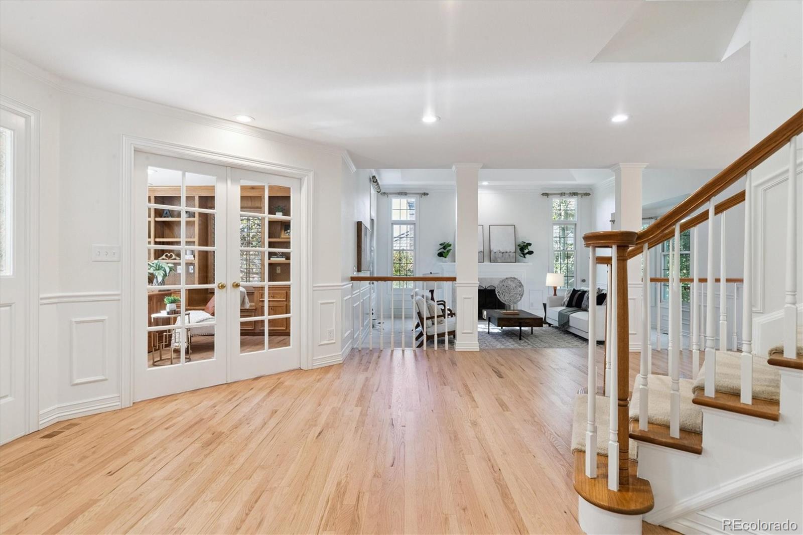 7013 S Locust Circle