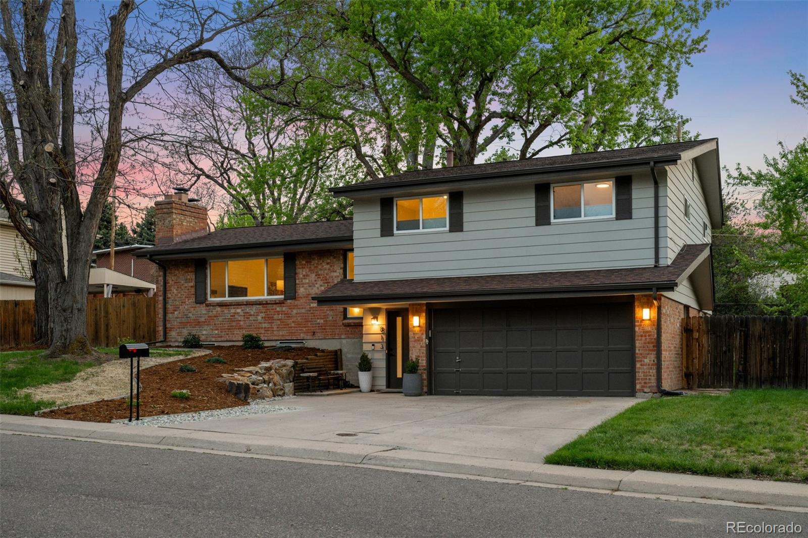 813 W Geddes Circle