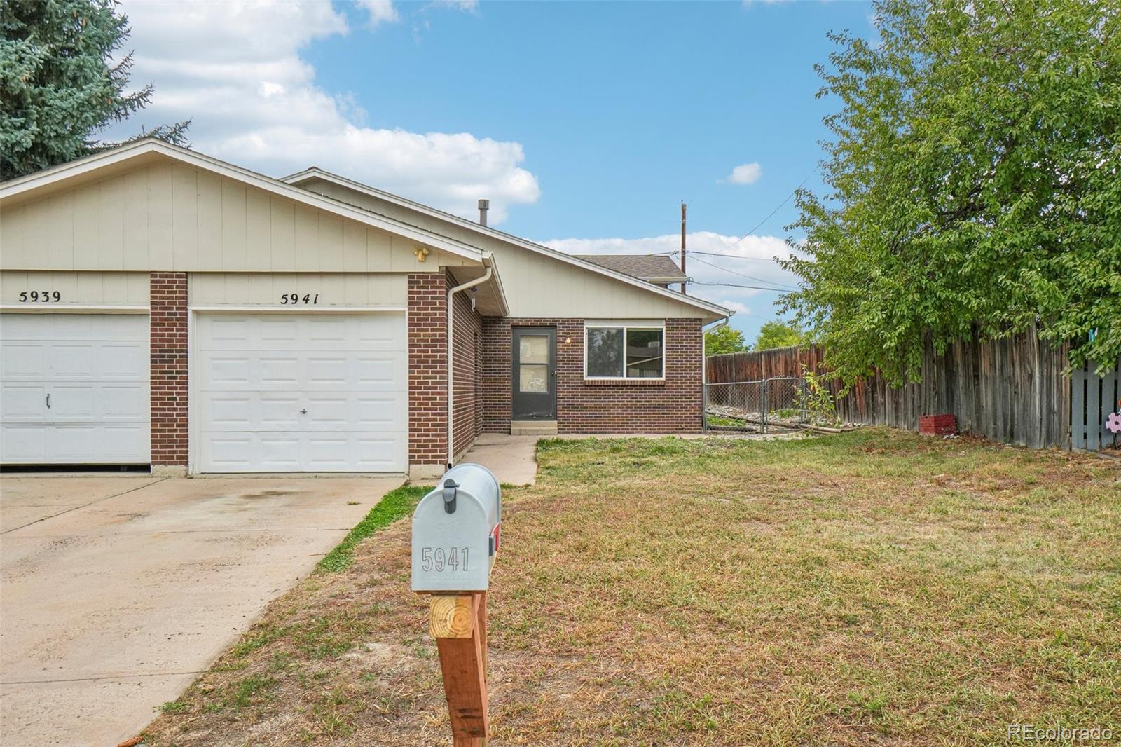 5939 Newcombe Court 5941 & 5939