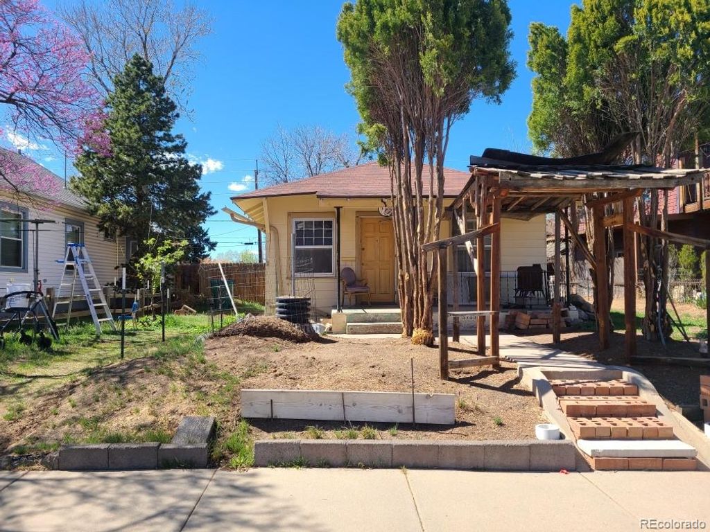 Photo of 3733 S Bannock Street, Englewood, CO 80110 (MLS # 6025369)