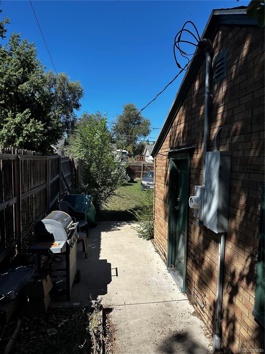 1255 Dallas Street