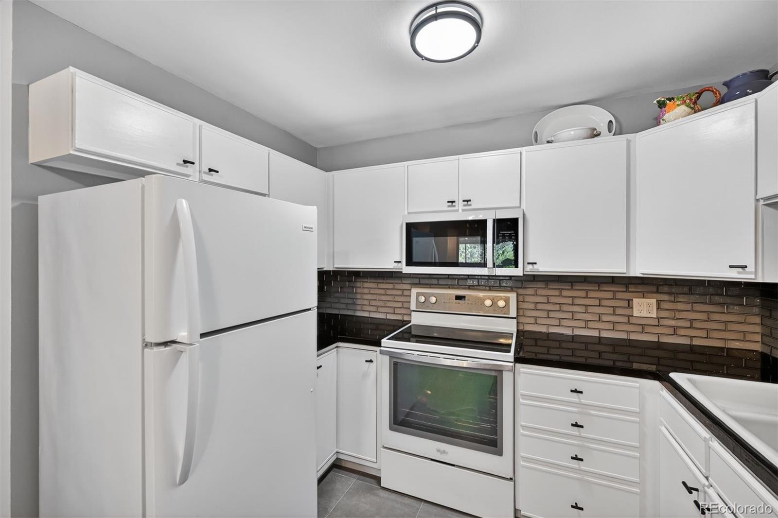 3184 S Heather Gardens Way 408