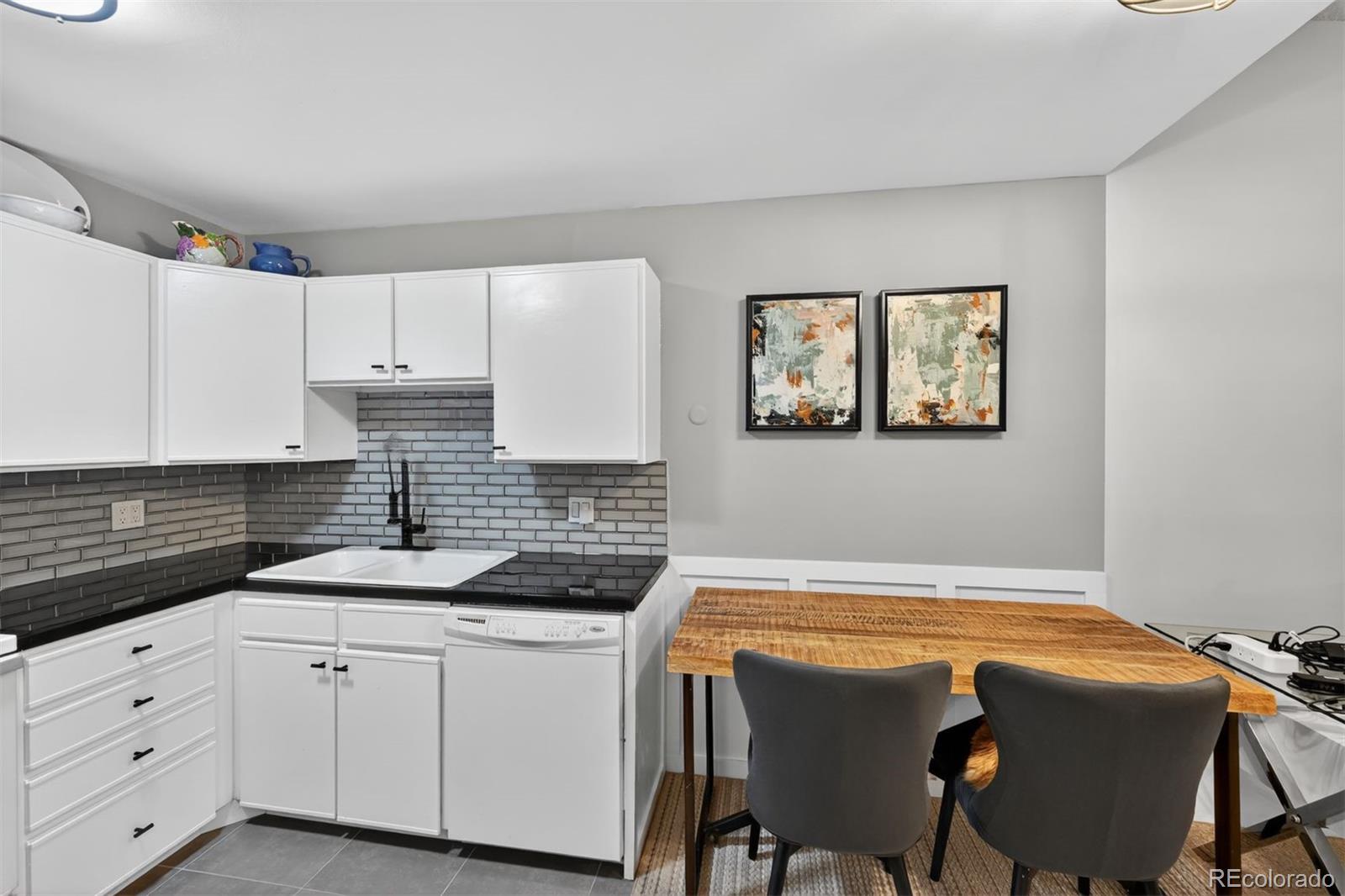 3184 S Heather Gardens Way 408