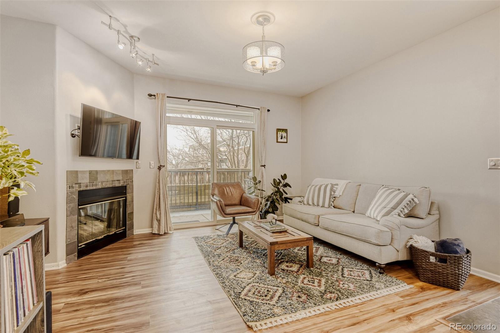 8500 E Jefferson Avenue 10G