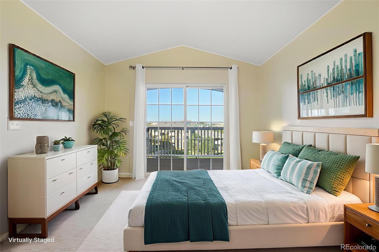 7440 S Blackhawk Street 4-305