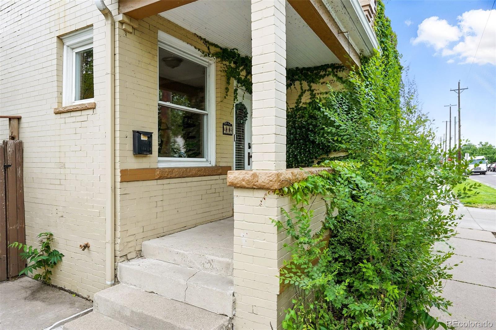416 W 3rd Avenue