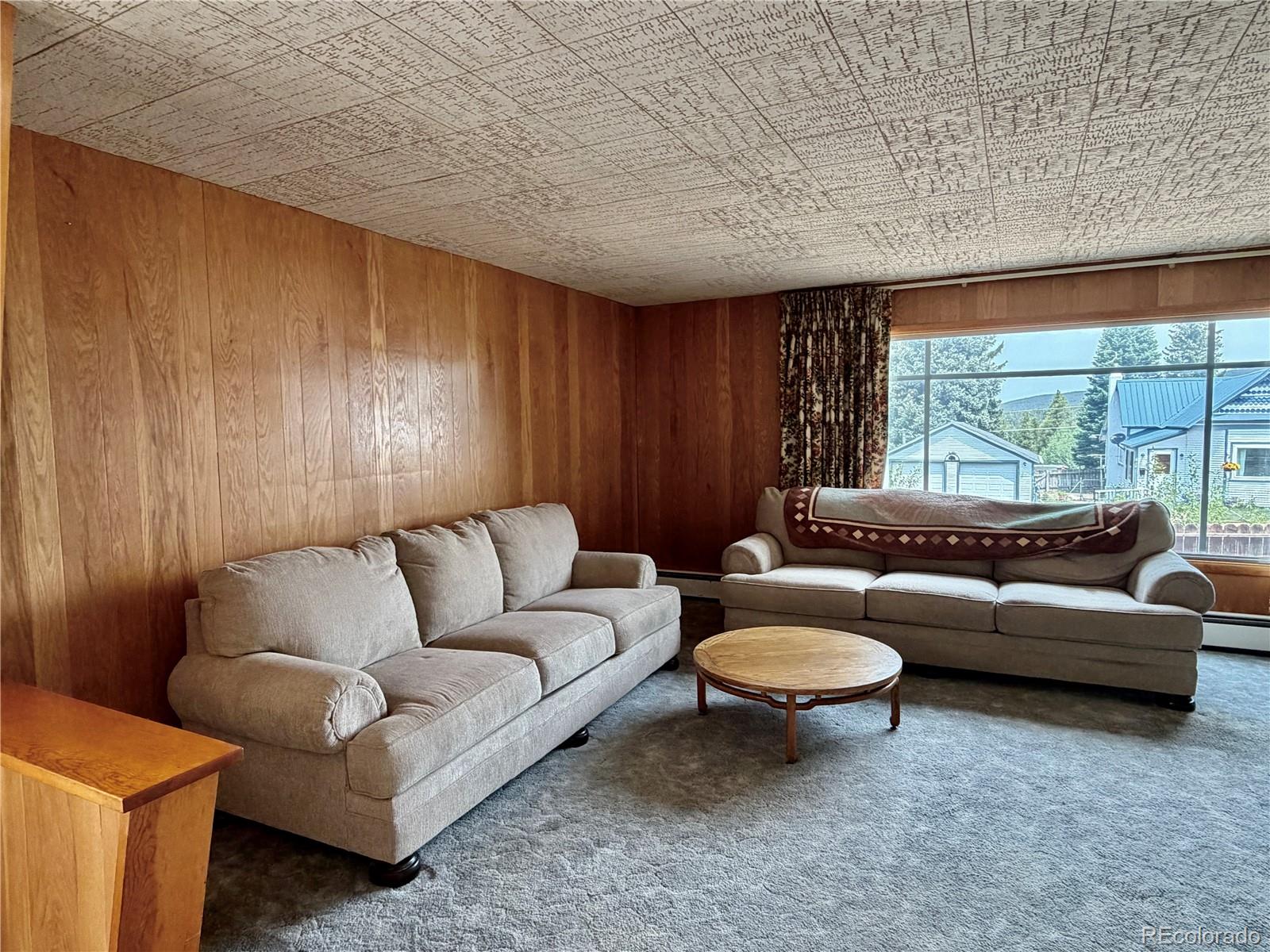 421 W 8th Street