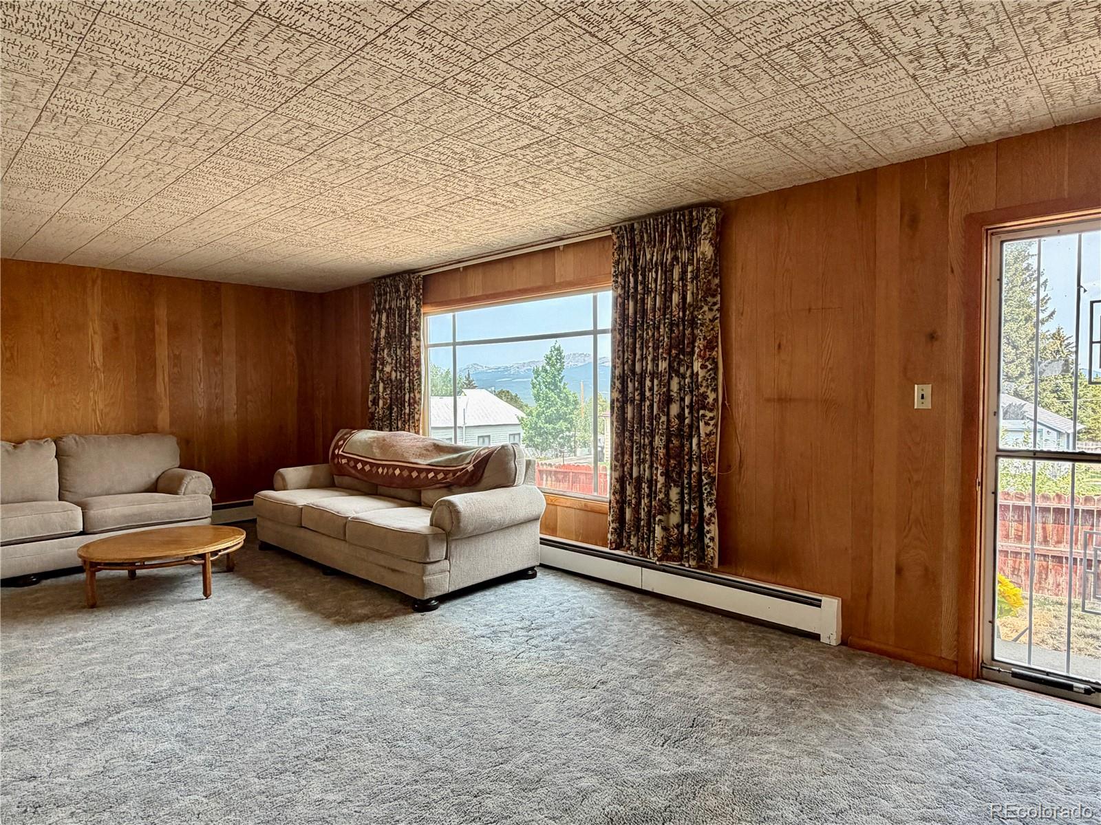 421 W 8th Street