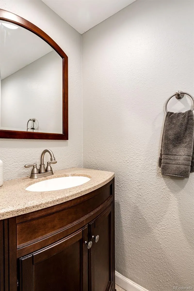 Lakewood, Colorado 80228, United States, 3 Bedrooms Bedrooms, ,3 BathroomsBathrooms,Residential,Active,133041