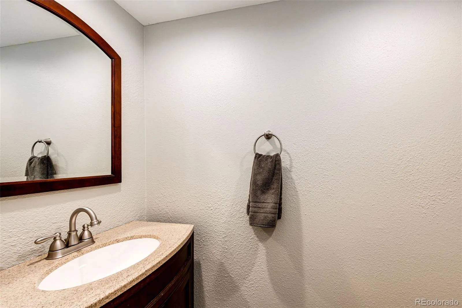 Lakewood, Colorado 80228, United States, 3 Bedrooms Bedrooms, ,3 BathroomsBathrooms,Residential,Active,133041