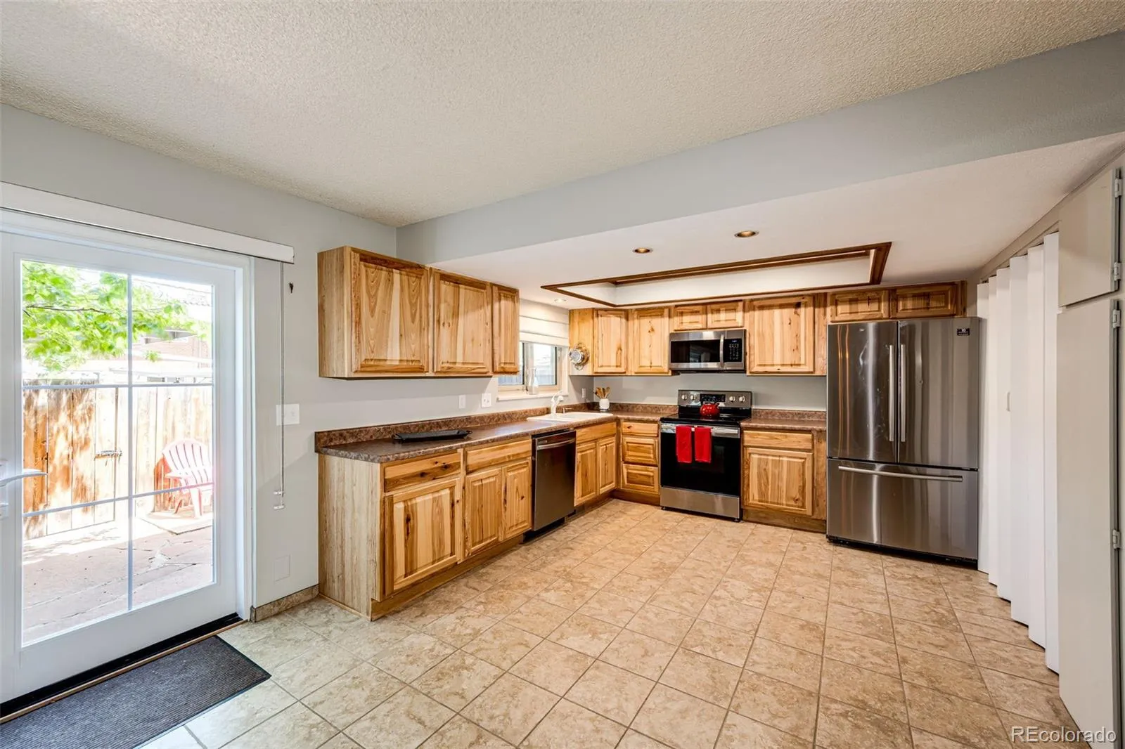 Lakewood, Colorado 80228, United States, 3 Bedrooms Bedrooms, ,3 BathroomsBathrooms,Residential,Active,133041