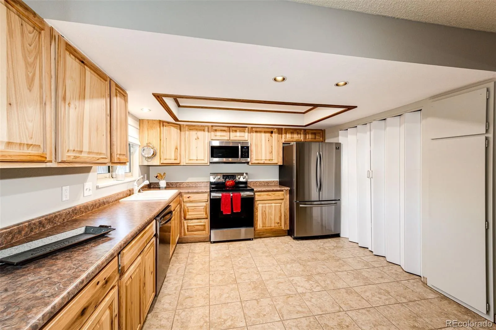 Lakewood, Colorado 80228, United States, 3 Bedrooms Bedrooms, ,3 BathroomsBathrooms,Residential,Active,133041