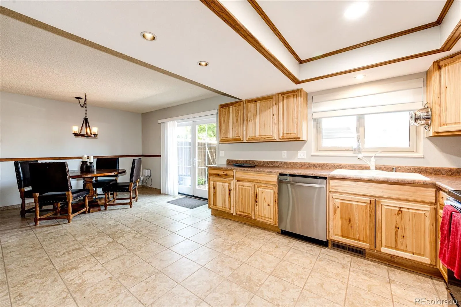 Lakewood, Colorado 80228, United States, 3 Bedrooms Bedrooms, ,3 BathroomsBathrooms,Residential,Active,133041