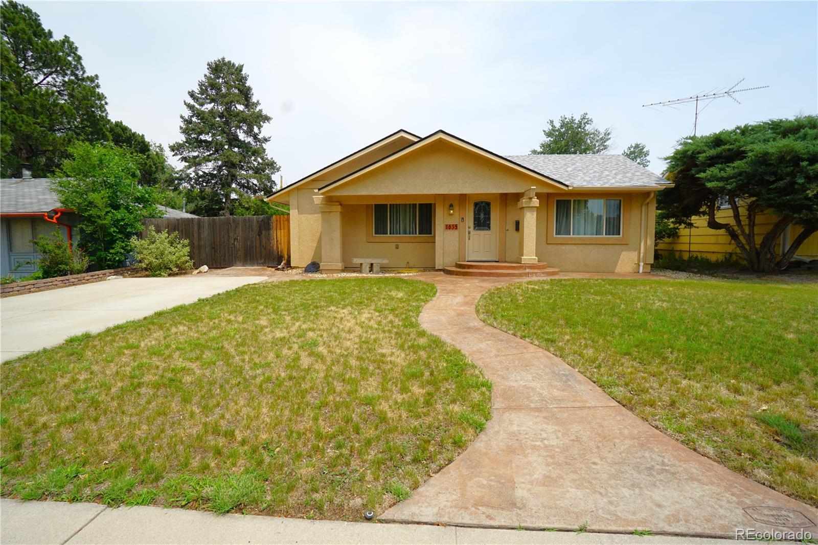 1635 Holmes Drive