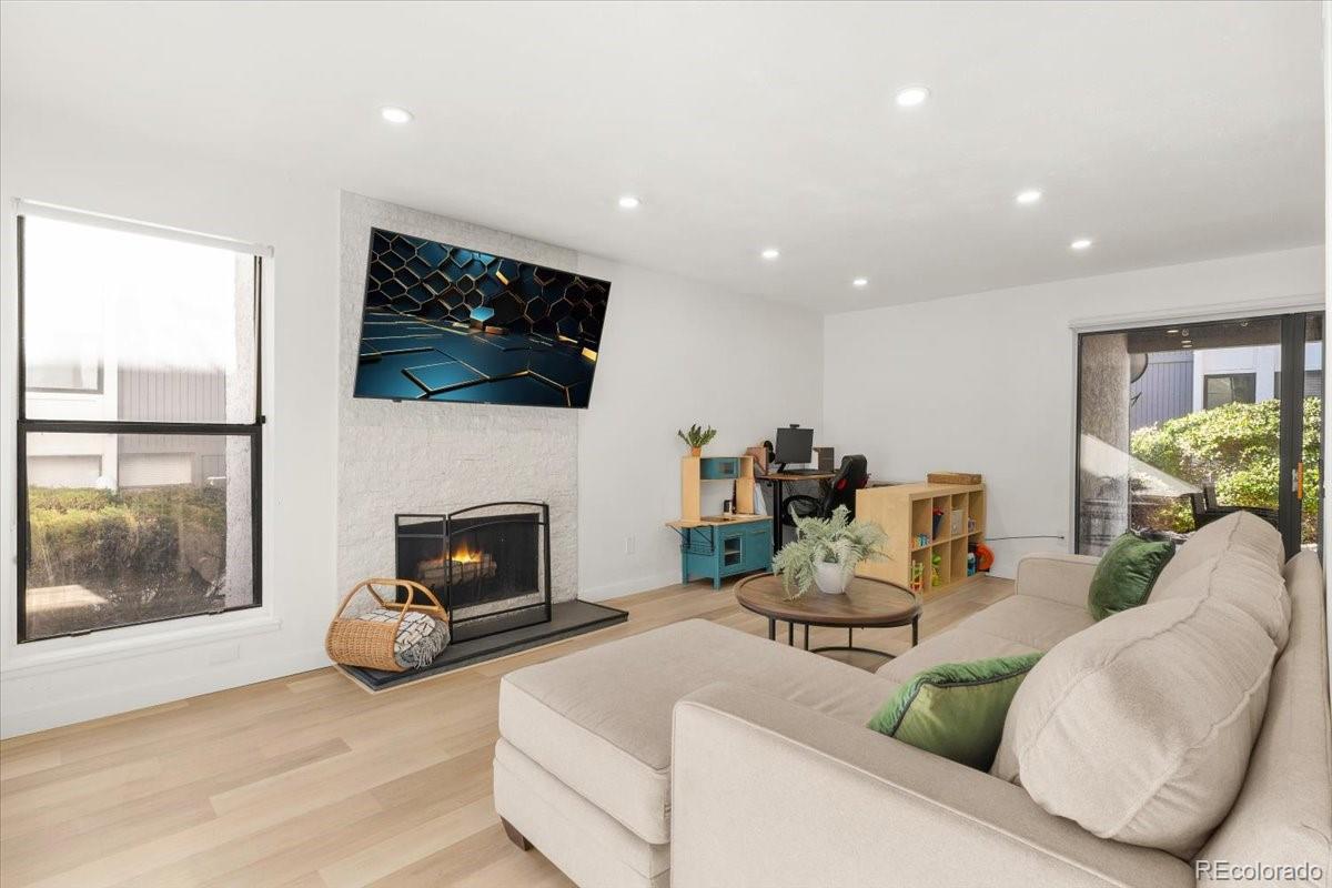 6480 S Dayton Street M04