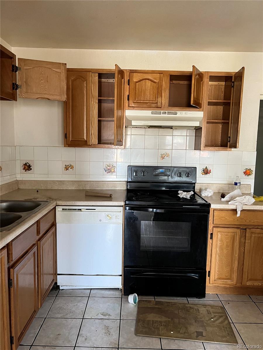 13192 Maxwell Place, Denver, CO, 80239 2 13192 Maxwell Place