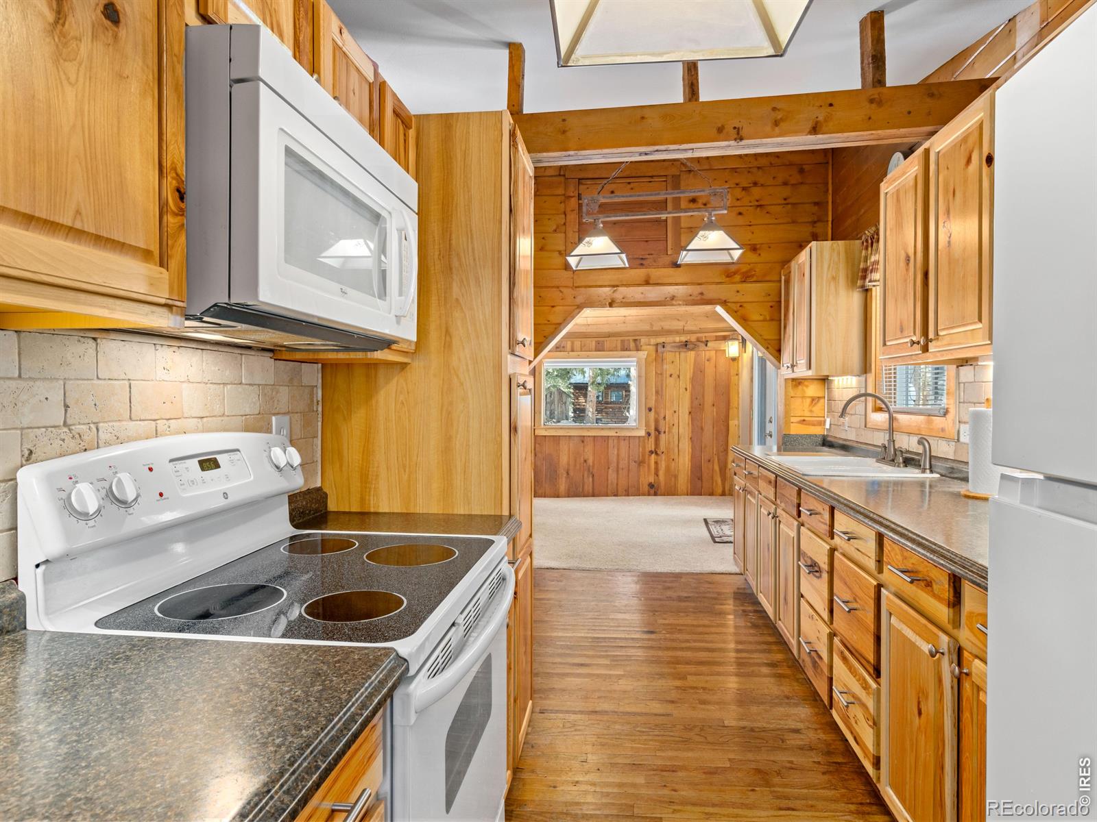 3143 Riverside Drive