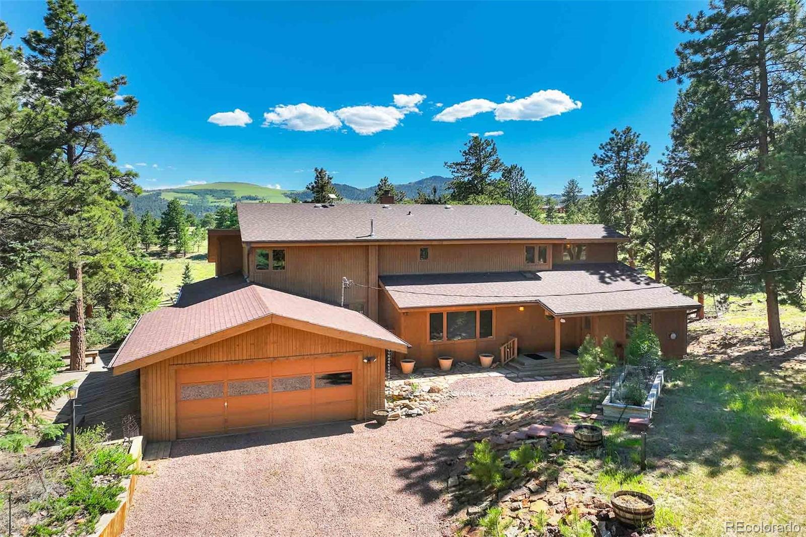 835 Deer Lane