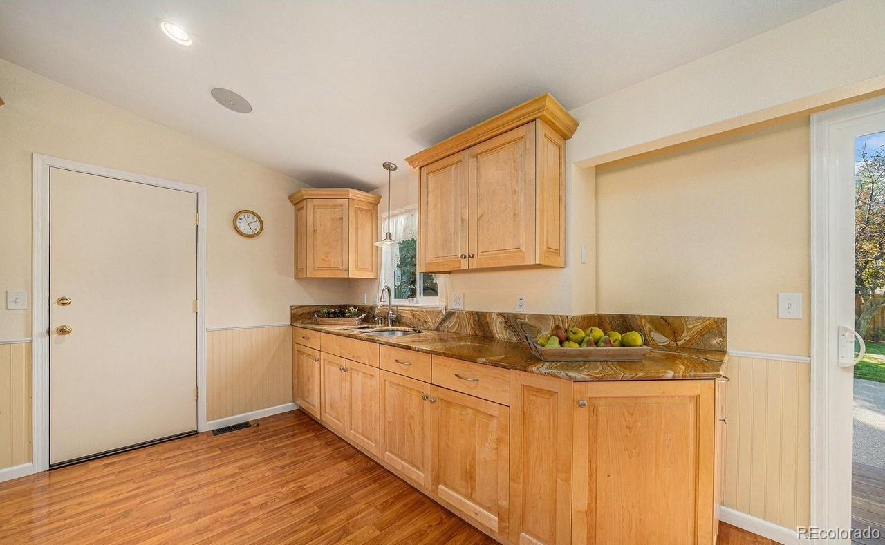 1555 S Gilpin Avenue