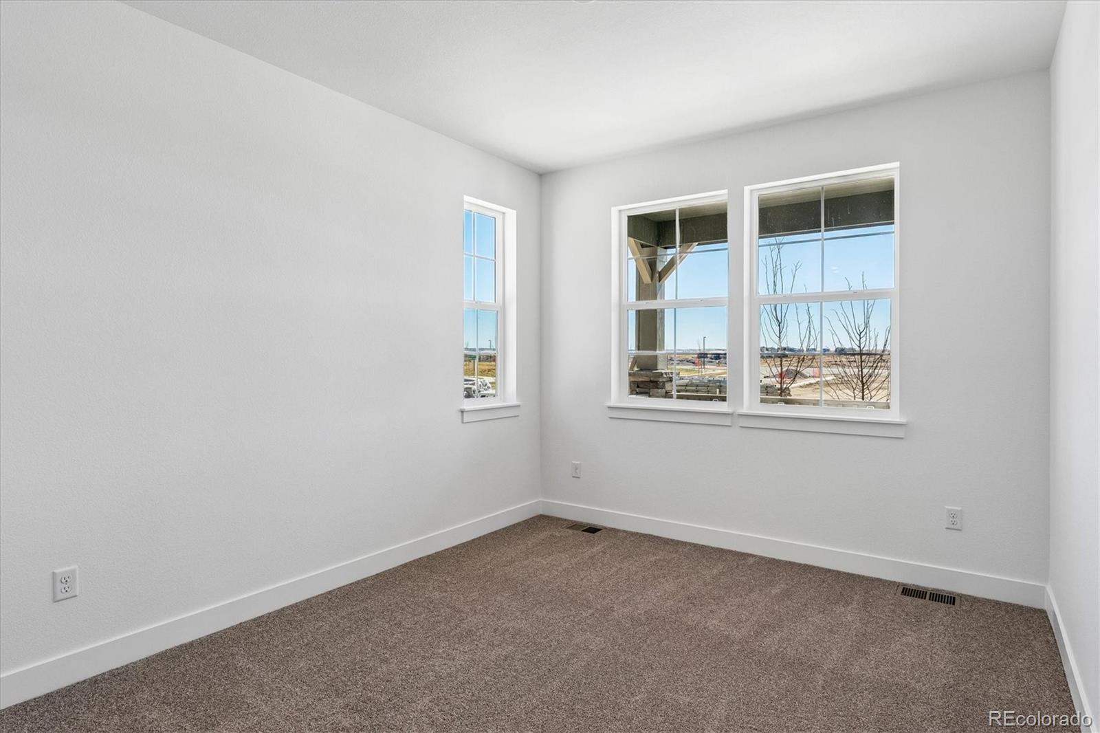 16139 Amaryllis Avenue