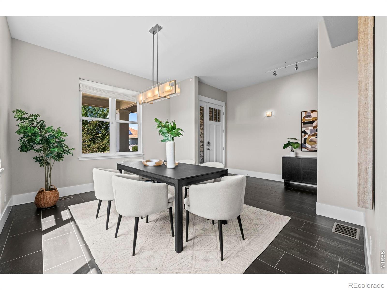 218 6th Avenue