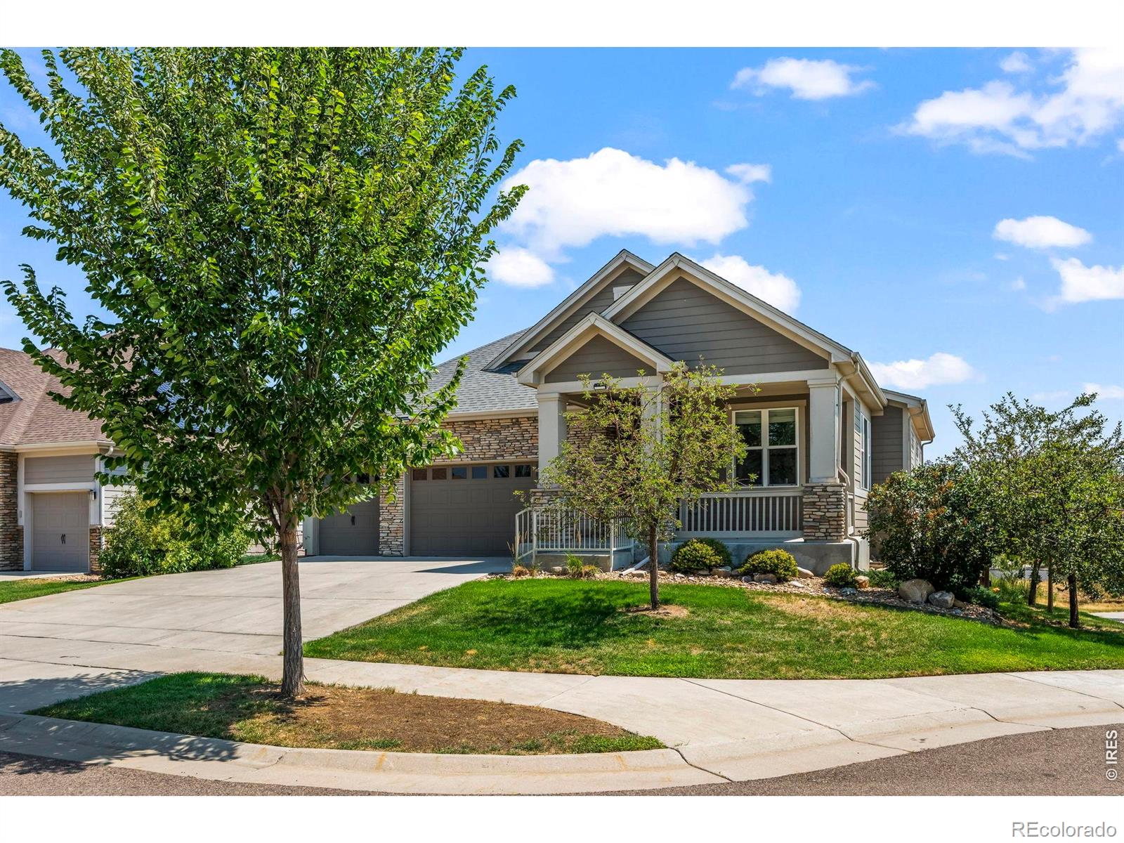 218 6th Avenue