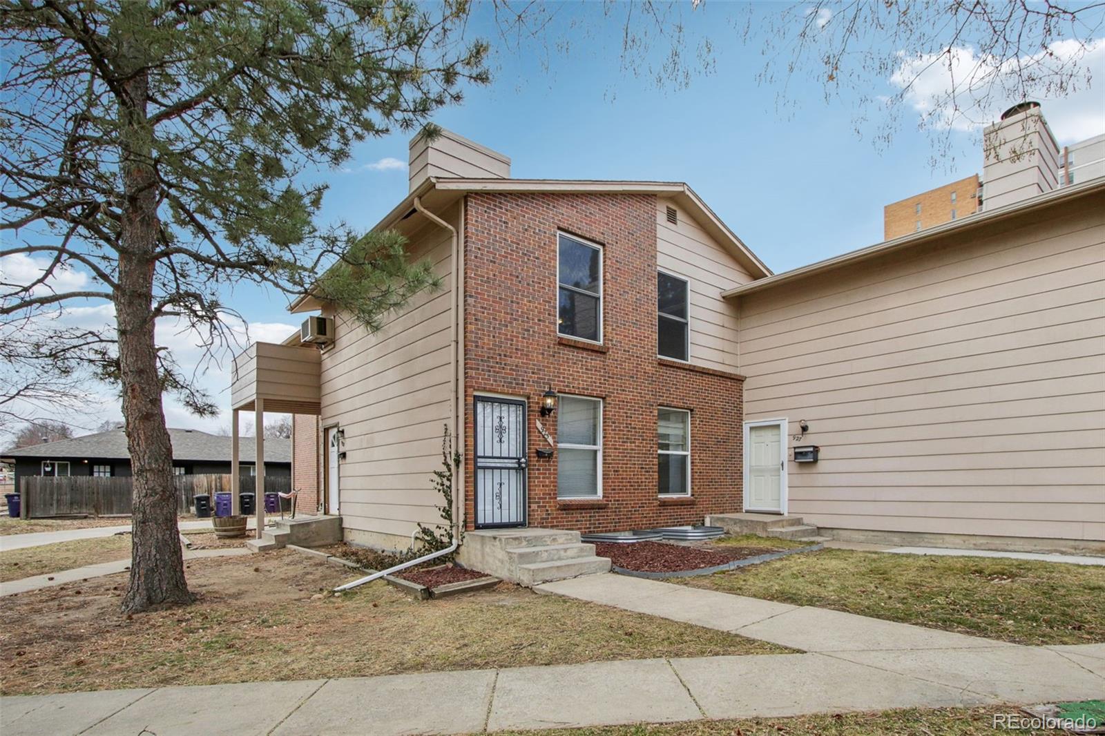 925 Elm Street